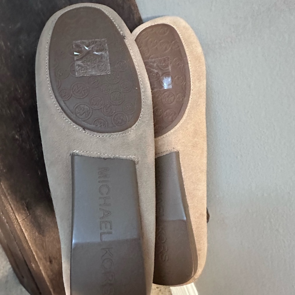 M Kors suede leather slip on flats gently worn - Picture 5 of 8